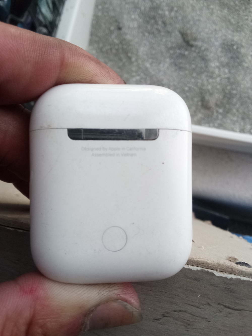 Apple AirPods Charging Case in White